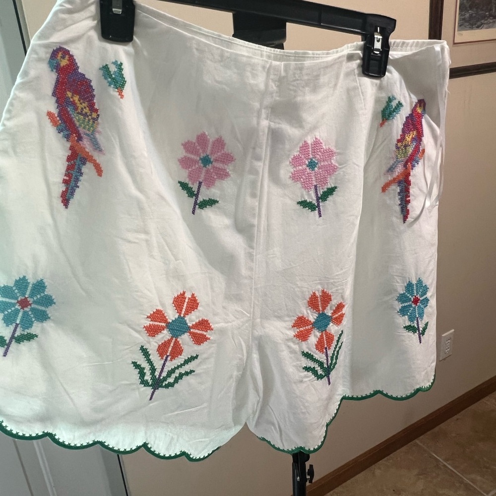 White Cotton Women’s Shorts with Multicolor Parrot  floral Embroidery